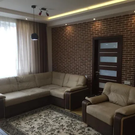 Затишні Апартаменти В Центрі Міста Ternopil Exterior photo